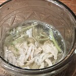 赤坂 鮨大谷 - ジュンサイと牛肉、季節の野菜の沢煮椀