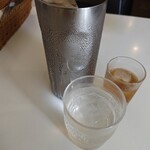 カレーの店 ボンベイ - ウーロン茶がサービス