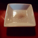 玄 - 藻塩は海藻を使った製塩法で海藻の旨みが凝縮された味が特徴