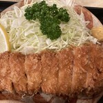 とんかつよしえ - メインのとんかつアップ