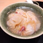 まき村 - まずは出汁をかけて