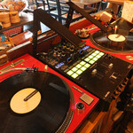 2 Kai no Zousan - DJ Booth