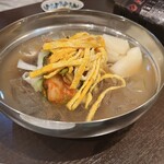 韓国料理 太田 - 平壌冷麺。この時期はりんごじゃなくて梨。美味すぎて死ぬ。
