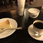 アンセーニュダングル 原宿店 - チーズケーキとデミタスコーヒー