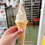 新栄堂 小田島 - 料理写真:北海道ミルク