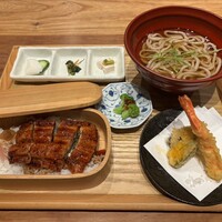 自家製粉石臼挽きうどん 青空blue 本店 - 