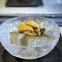 日本料理 TOBIUME - ◆素潜り「夏の共演」・・鮑様と赤雲丹様。茄子の田舎煮 メニュー名は「夏の共演」ですけれど、「豪華競演」ですね。 素晴らしい、目の保養になります。ヽ(≧∀≦)ﾉ