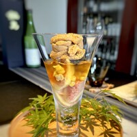 日本料理 TOBIUME - ＊アップで。下には「無花果」などが入っているのですが「雲丹」の存在感が素晴らしい。