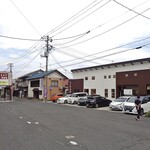 うえんで - 月見橋の西詰にあります