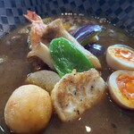 UOYUKI SOUP CURRY & - 美しい盛り付け。具材ひとつひとつに手が込んでいます。