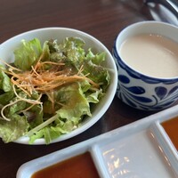 天空焼肉 星遊山 - サラダとスープ