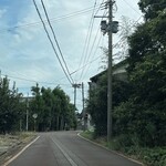 UOYUKI SOUP CURRY & - 幹線道路から入ったところにお店はあります。