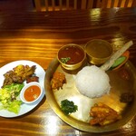 ネパールステーション - タカリセットとミックスセクワ