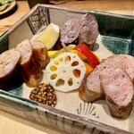 炭火焼鳥 きち蔵 - ソーセージ盛り合わせ(短角牛、東京Xソーセージ マンガリッツァ豚)