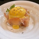 ポチの家 - 焼きポテトサラダ半熟玉子のせ