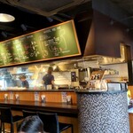 ダグズ・バーガー - 店内、カウンター席