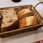 ル・マルカッサン - パンいっぱい！くるみ美味しい