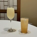 日の出 - 左は香水カクテル。右は加賀梅酒。