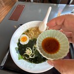 ファミリーレストランe'f - 特製の「オホーツク醤（じゃん）」を加え味変