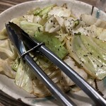 ショクシャ - 角切りキャベツのバター炒め