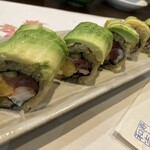 寿し肴和志 - ◉ アボカド細巻き　900円
      　　☘️ 絶対に美味しいやつです！
      　　　　複数人で来た時は、必ず頂きます！