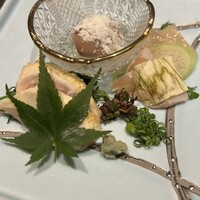銀座焼とり 京丹波 - 高坂鶏の刺身盛り合わせ
                    胸肉、もも肉、ささみ･もも肉の昆布締め、レバー