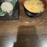 旬肴ひでか - 肉おにぎり　味噌汁