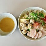 麺屋　たか - 鶏白湯スープが付きます