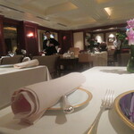 アピシウス - 内観