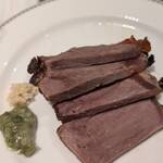 シェフズ ライブ キッチン - どう見てもピンク味が無いローストビーフ