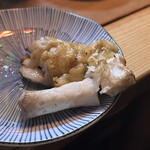 やきとり武蔵 - 豚足食べかけ