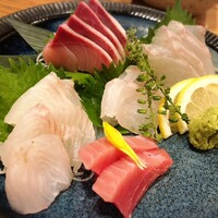 魚屋あらまさ 川崎店 - お刺身の盛り合わせ