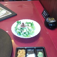 神戸牛ステーキ&カフェ ノーブルウルス 三宮店 - サラダ