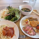 プラス イー クロス - 