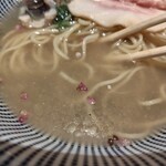 麺家 たけ田 - スープの感じ