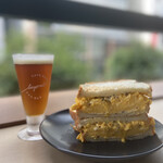 Cozy Cafe & Bar beyond - 