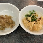 剣閣 - 無料サービスのザーサイと中華粥