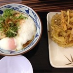 丸亀製麺 - とろ玉うどん＋野菜かき揚げ