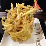 Marugame Seimen - 野菜かき揚げ アップ