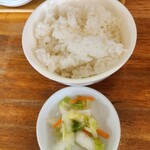 心麺 - 半ライスにはお新香付き