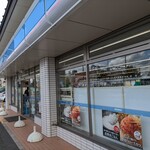 LAWSON - 外観写真: