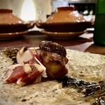 山土 - 焼いただけなのにヤマドリダケモドキがジューシーで香り良くて、ベーコンの塩味とちょうど良く