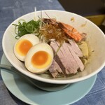 布施 細見商店 - 限定　海老味噌まぜそば（味玉付き）