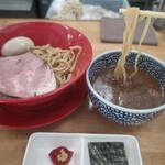 ぶたのほし - MORE麺リフト