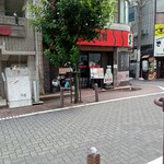 炭火焼肉食道園 - 開店前の風景です。