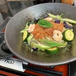 極楽うどん TKU - トマト&バジルの冷製うどん・パルメザンチーズ