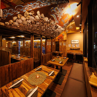 船内の寛ぎを味わう個室居酒屋♪