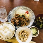 家庭料理居酒屋 よってって - ♪豚肉のスタミナ焼定食 ¥700