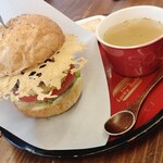 ラッキー スマイル - 友人の食べてたハンバーガー