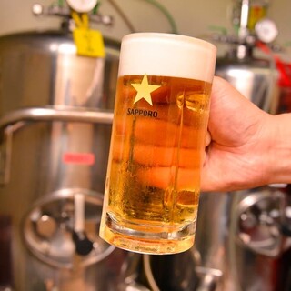 8月末迄生中半額！ビアホールで乾杯